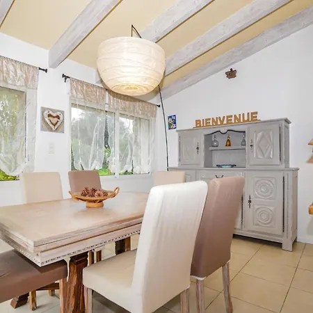 2 Bedroom Lovely In
