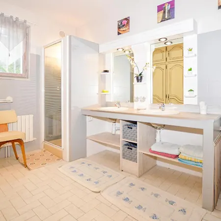 2 Bedroom Lovely In * Monticello